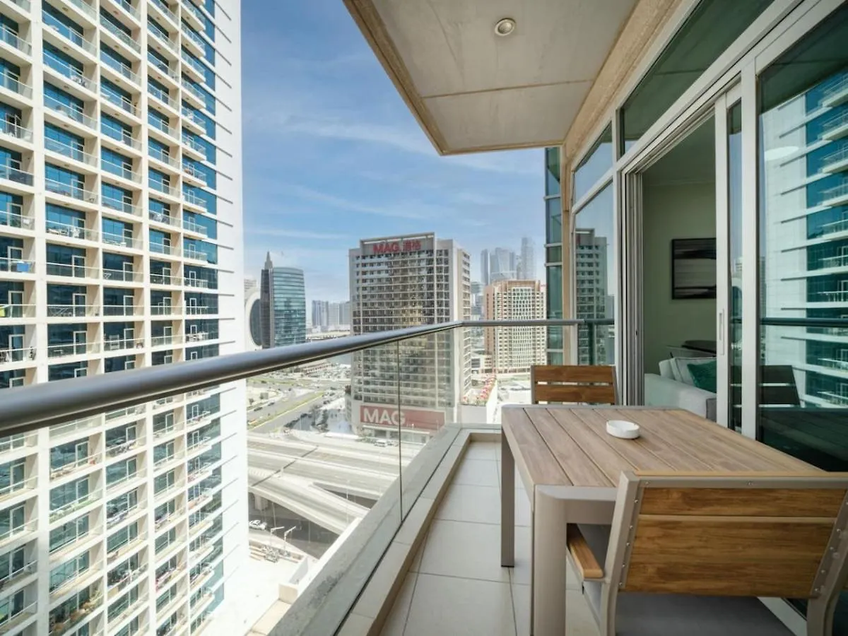 Downtown 1 Bed With A Pool Side Burj Khalifa View Apartment Dubai