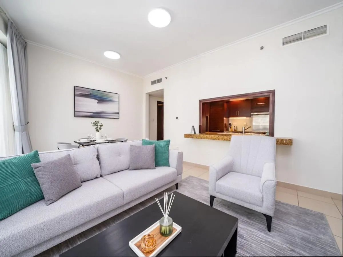 Downtown 1 Bed With A Pool Side Burj Khalifa View Apartment Dubai